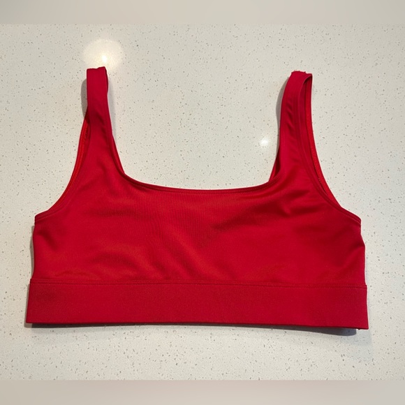 VS PINK | Ultimate Unlined Scoop Sports Bra in Red Size Medium - Picture 4 of 5